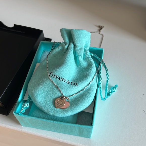 TIFFANY & CO PINK DOUBLE HEART TAG PENDANT - Picture 4 of 5
